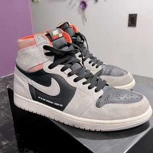 Jordan 1 Retro High
Neutral Grey Hyper Crimson size 10
